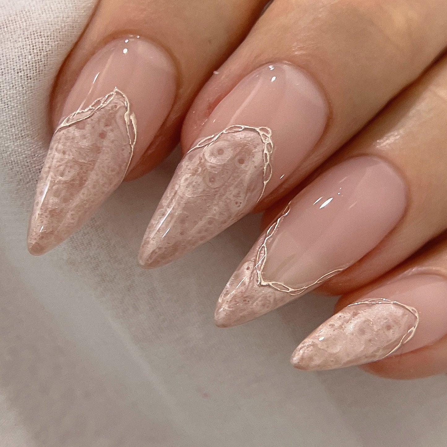 Doi moon gel