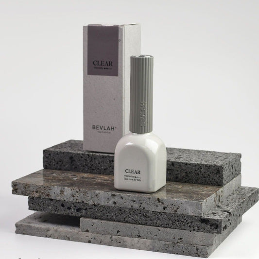 Product display with 'Iconic Clear' branding on a white background