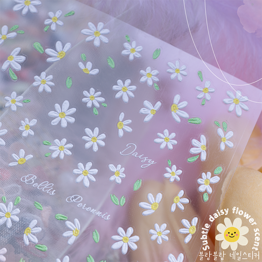 Subtle daisy flower scent