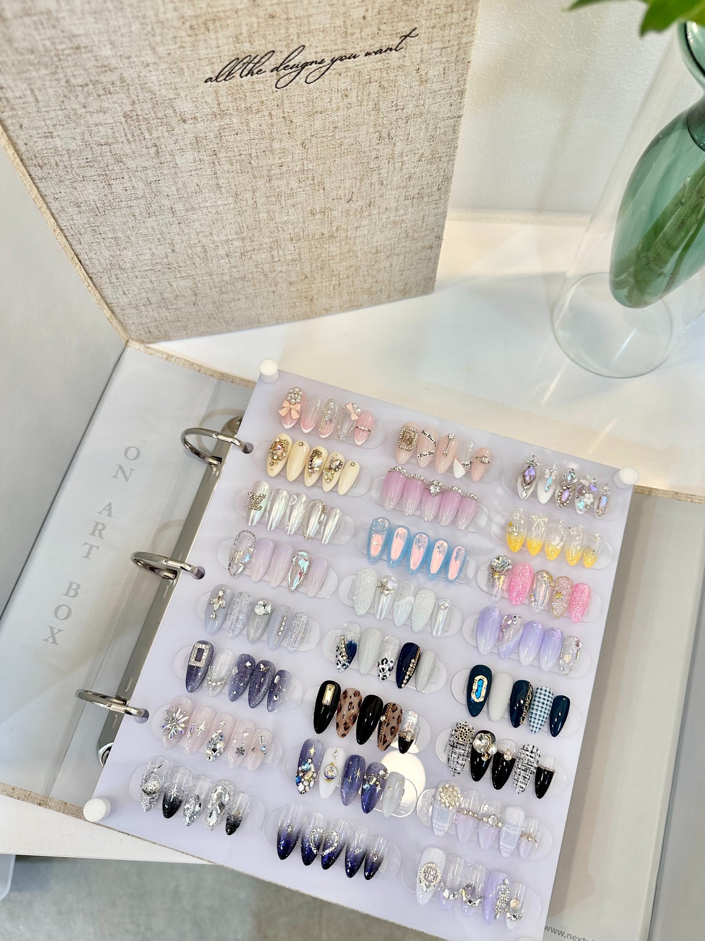Lettering Nail Art Book