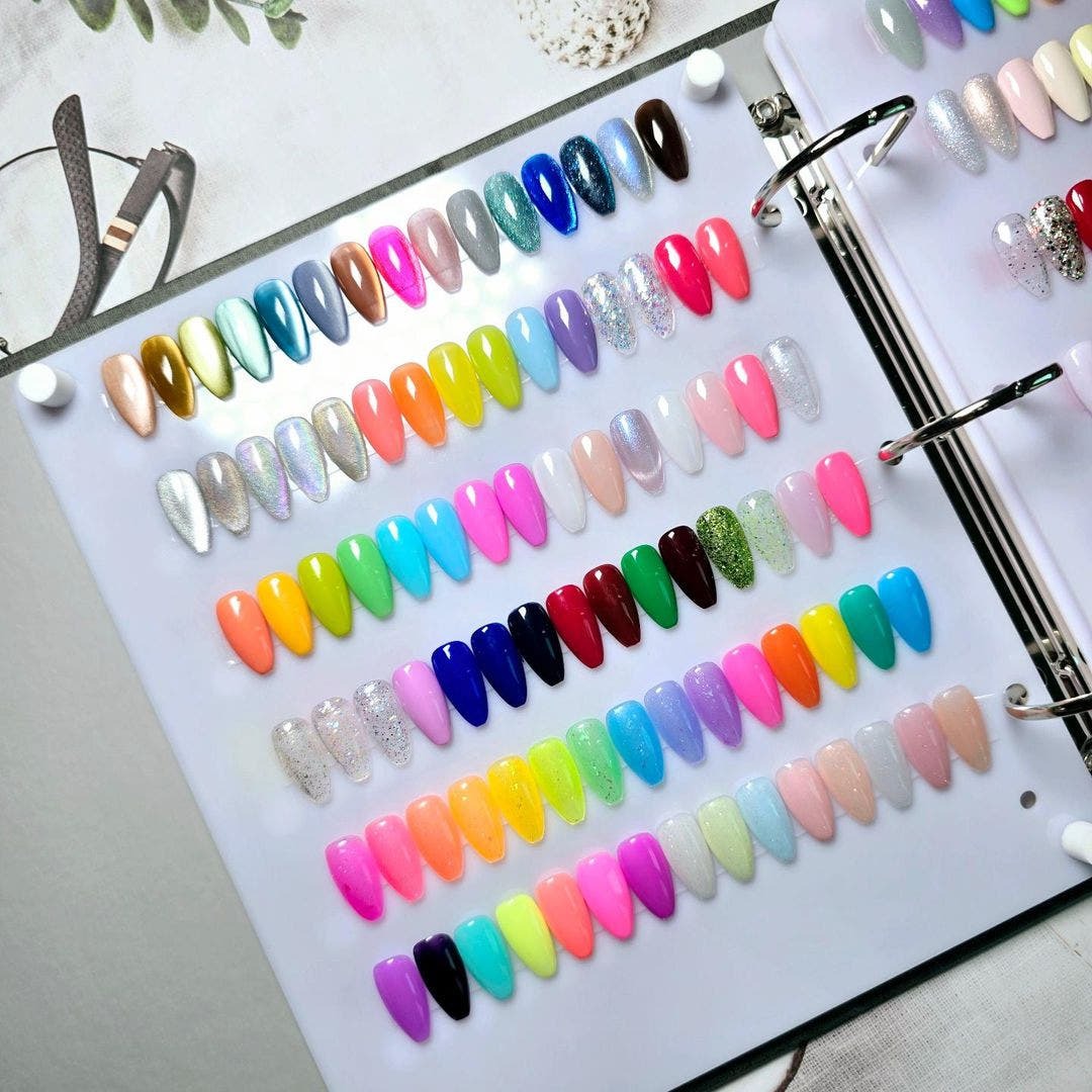Lettering Nail Art Book